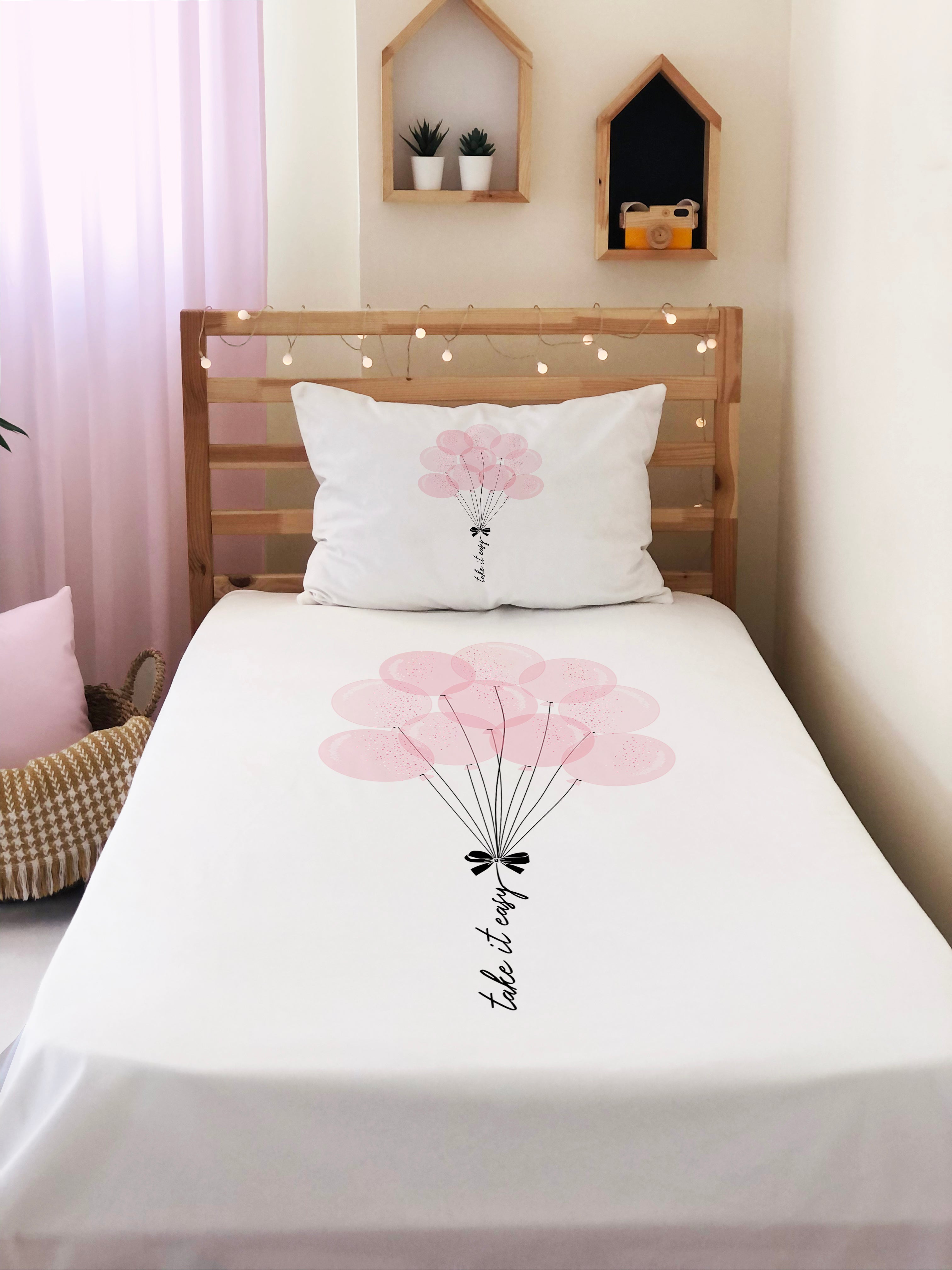 Evmila Pembe Balonlu Desenli Dekoratif Yatak Örtüsü