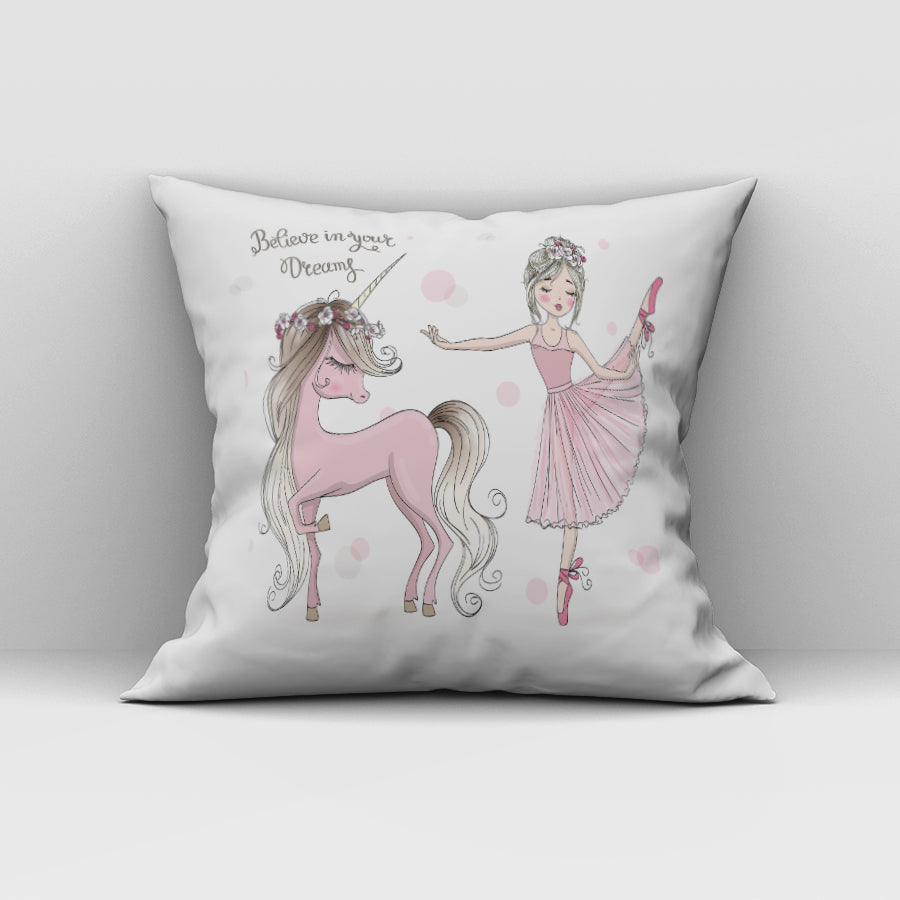 Evmila Unicorn ve Balerin Kız Desenli Kırlent Kılıfı