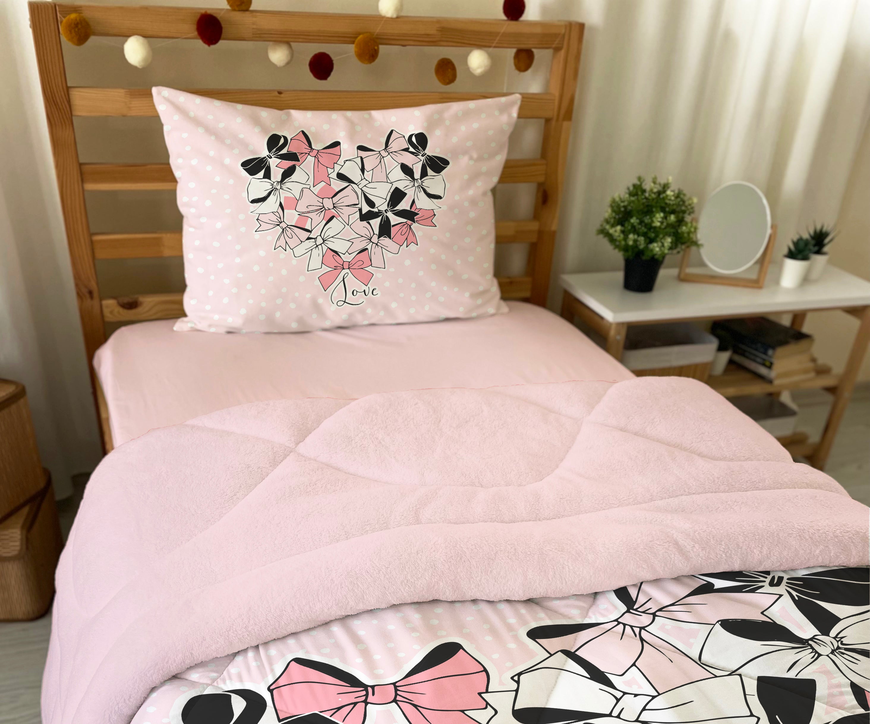 Evmila Bow Tie Patterned Plush Sleeping Set (Pink Plush)