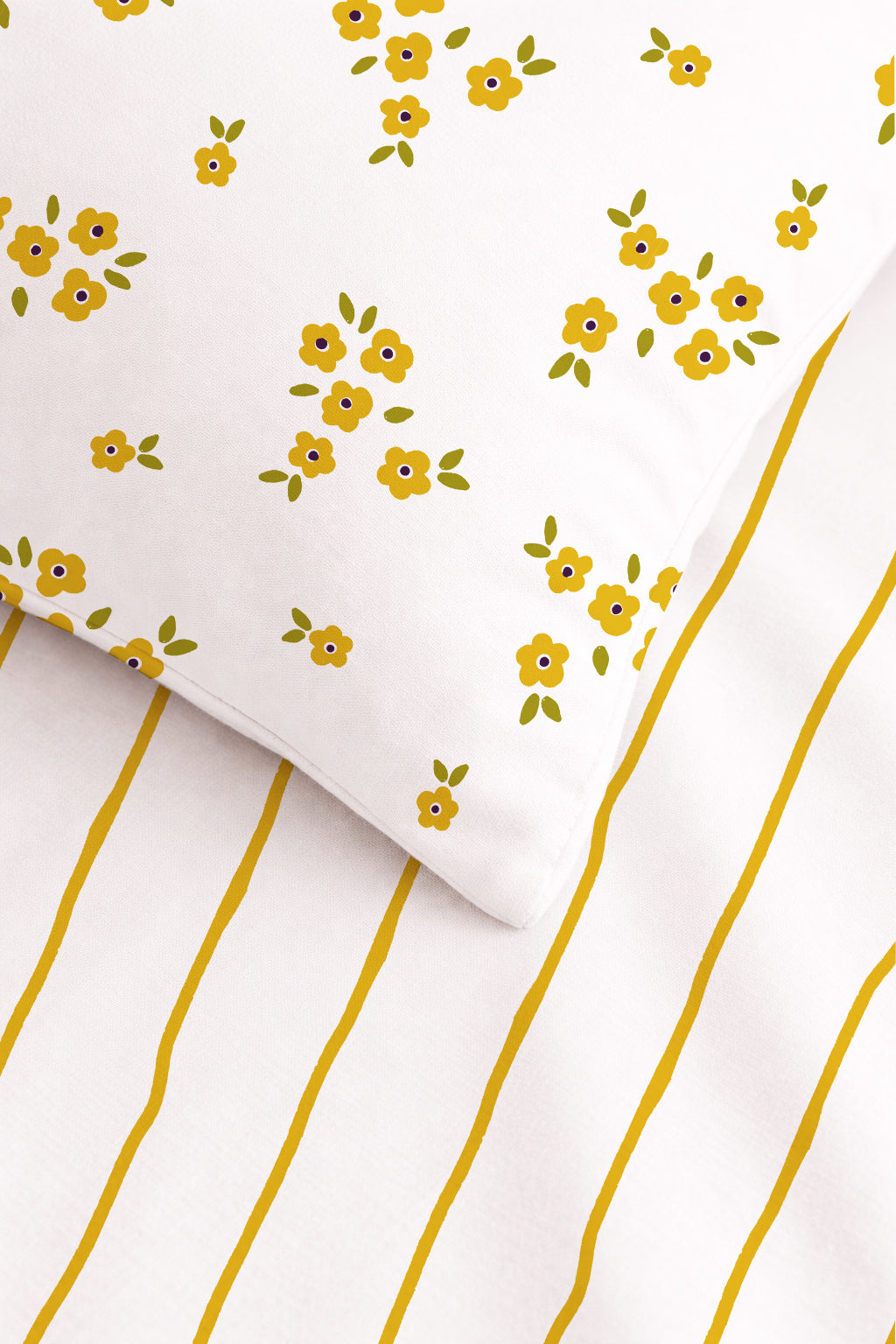 Evmila Minik Çiçekler Desenli Nevresim Takımı