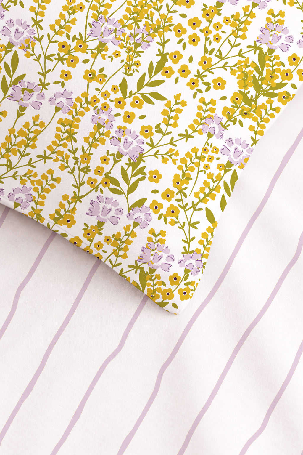 Evmila Minik Çiçekler Desenli Nevresim Takımı