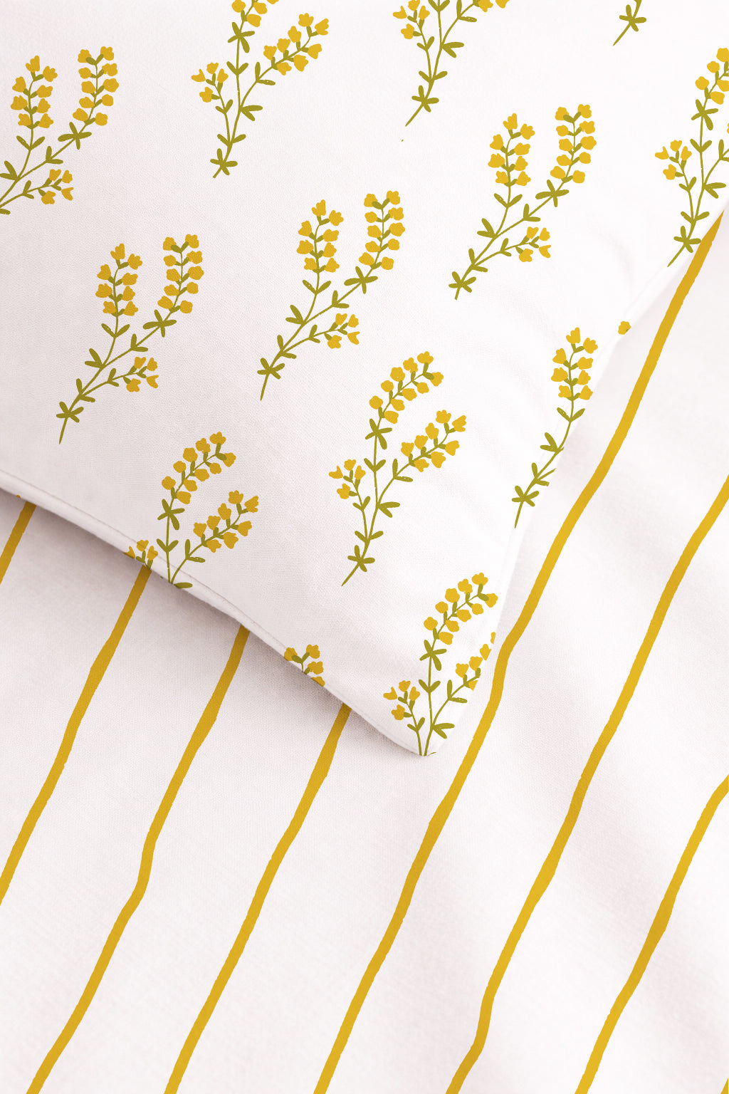 Evmila Minik Çiçekler Desenli Nevresim Takımı