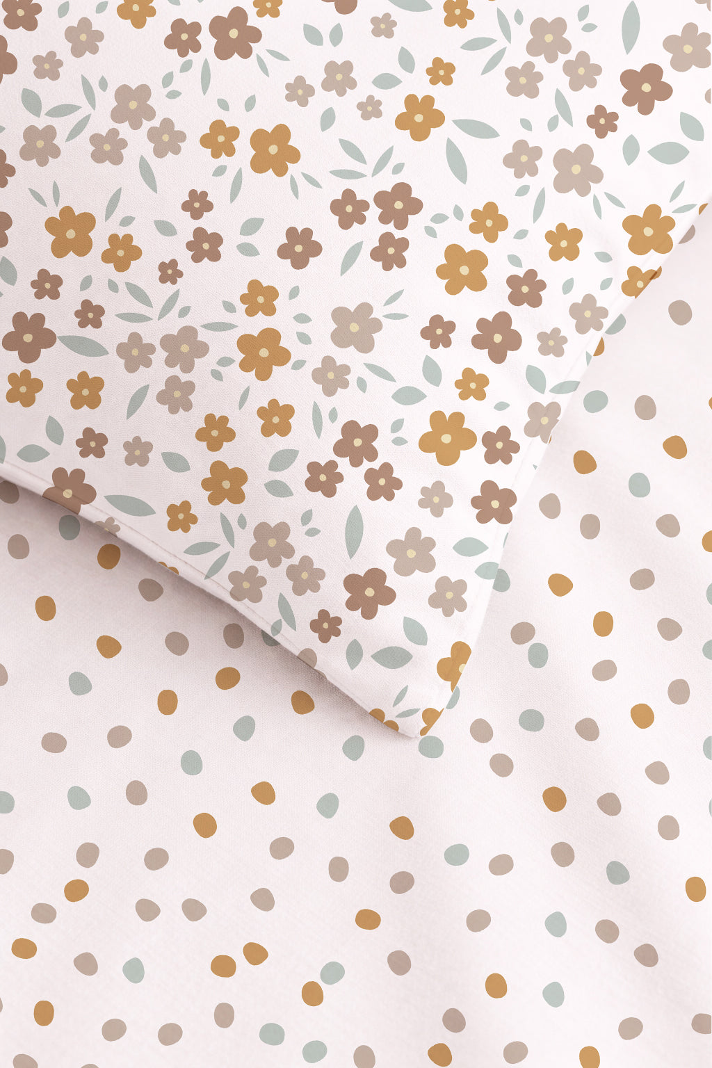 Evmila Minik Çiçekler Desenli Nevresim Takımı