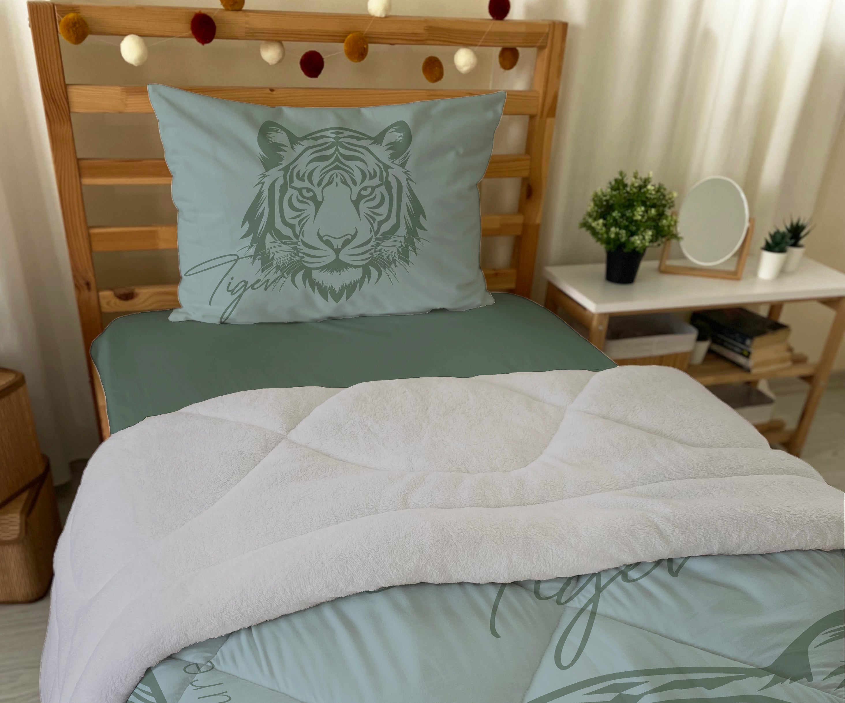 Evmila Aslan Desenli Peluş Uyku Seti (Gri Peluş)