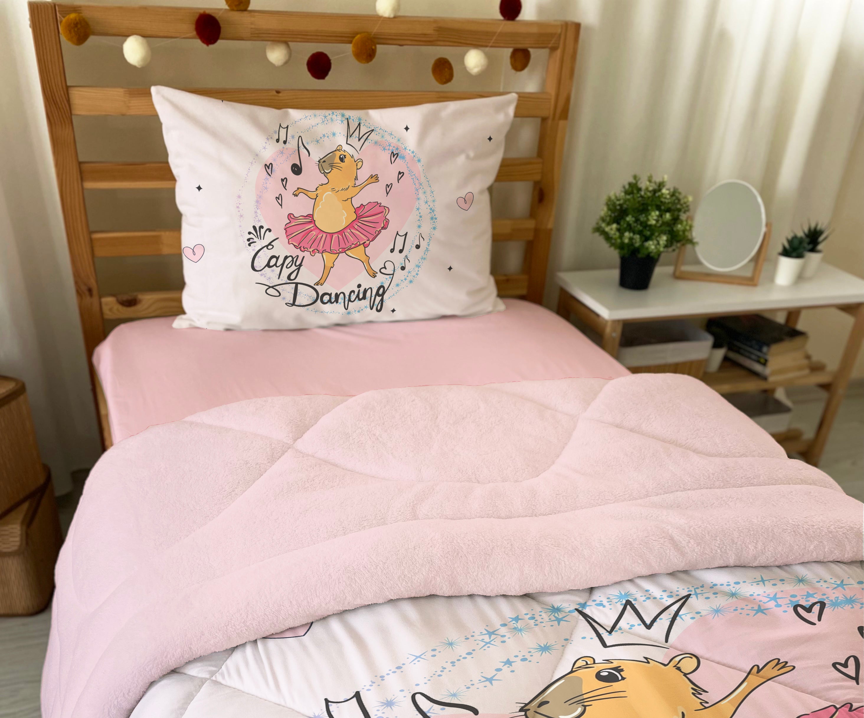 Evmila Capybara Desenli Peluş Uyku Seti (Pembe Peluş)