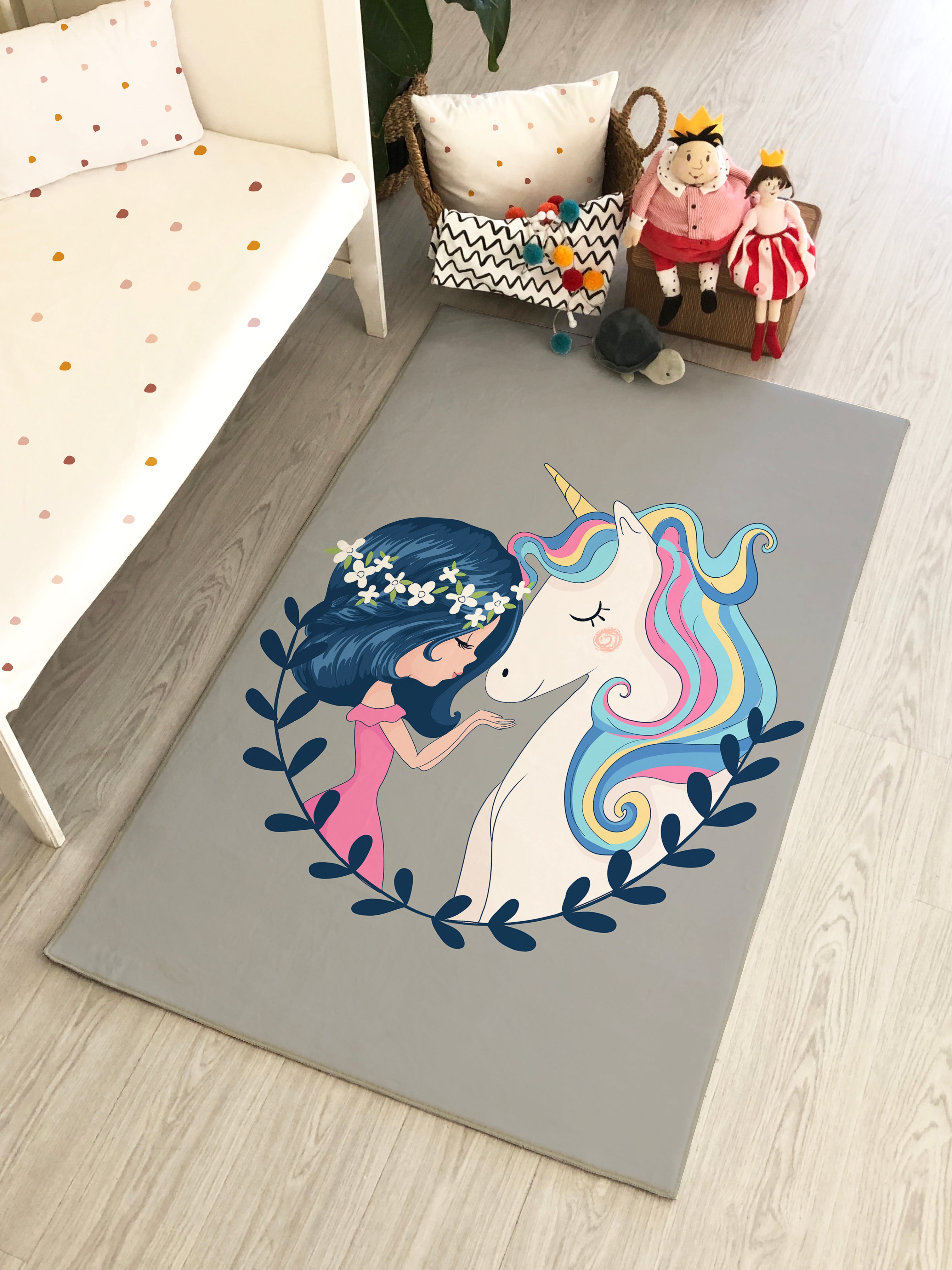 Evmila Prenses Kız ve Unicorn Desenli Çocuk Halısı