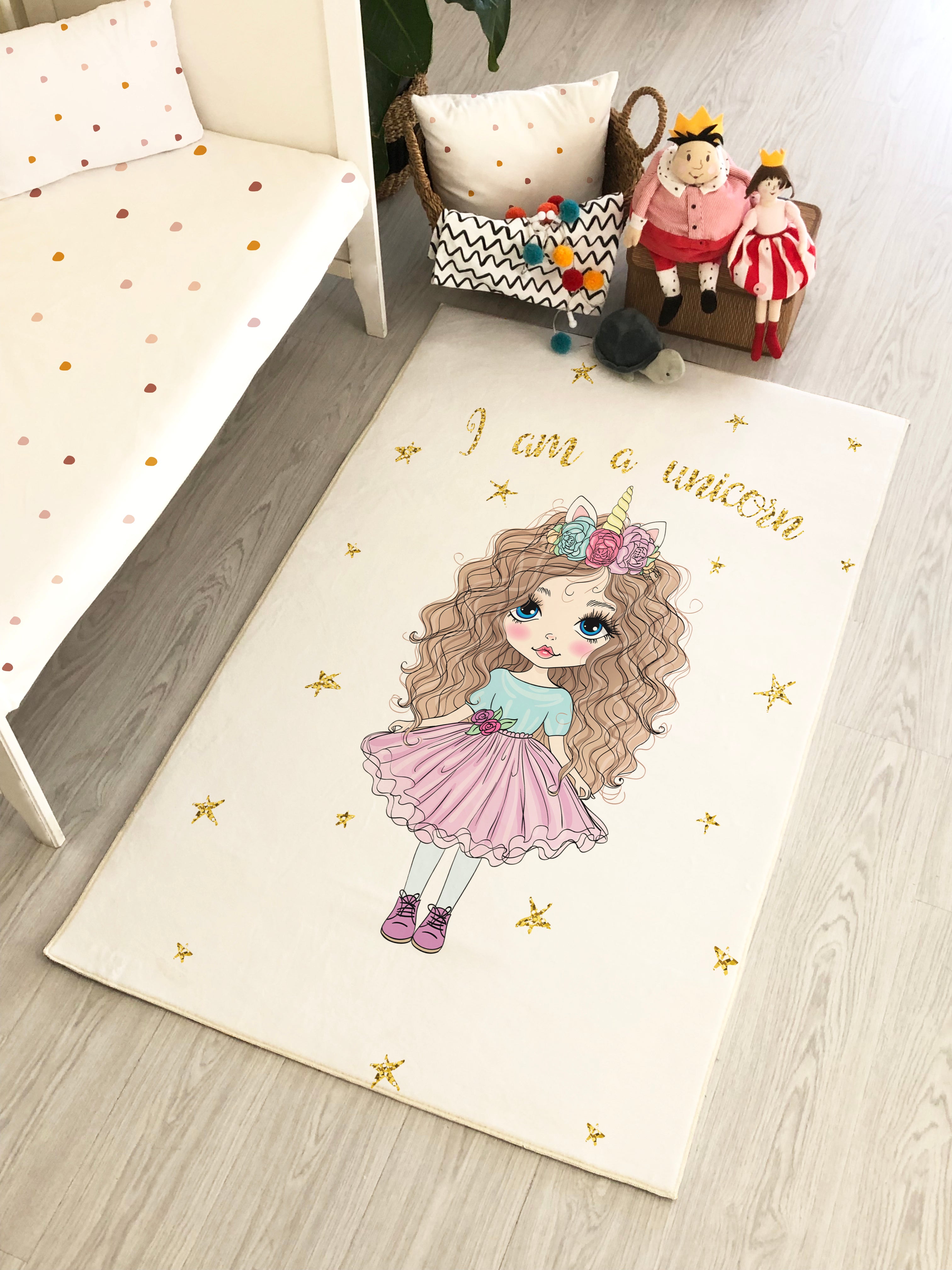 Evmila Mor Etekli Prenses Kız Desenli Çocuk Halısı