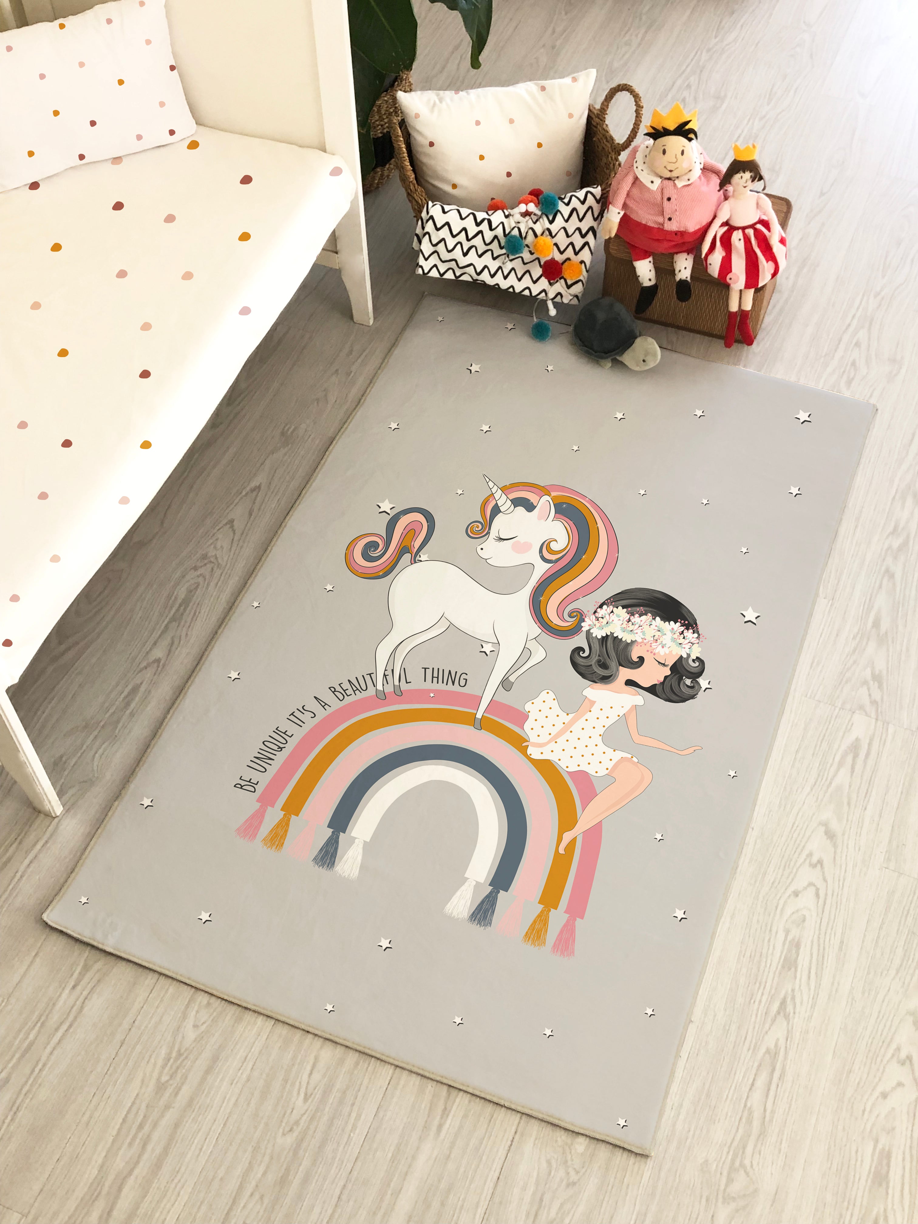 Evmila  Prenses Kız ve Unicorn Desenli Çocuk Halısı