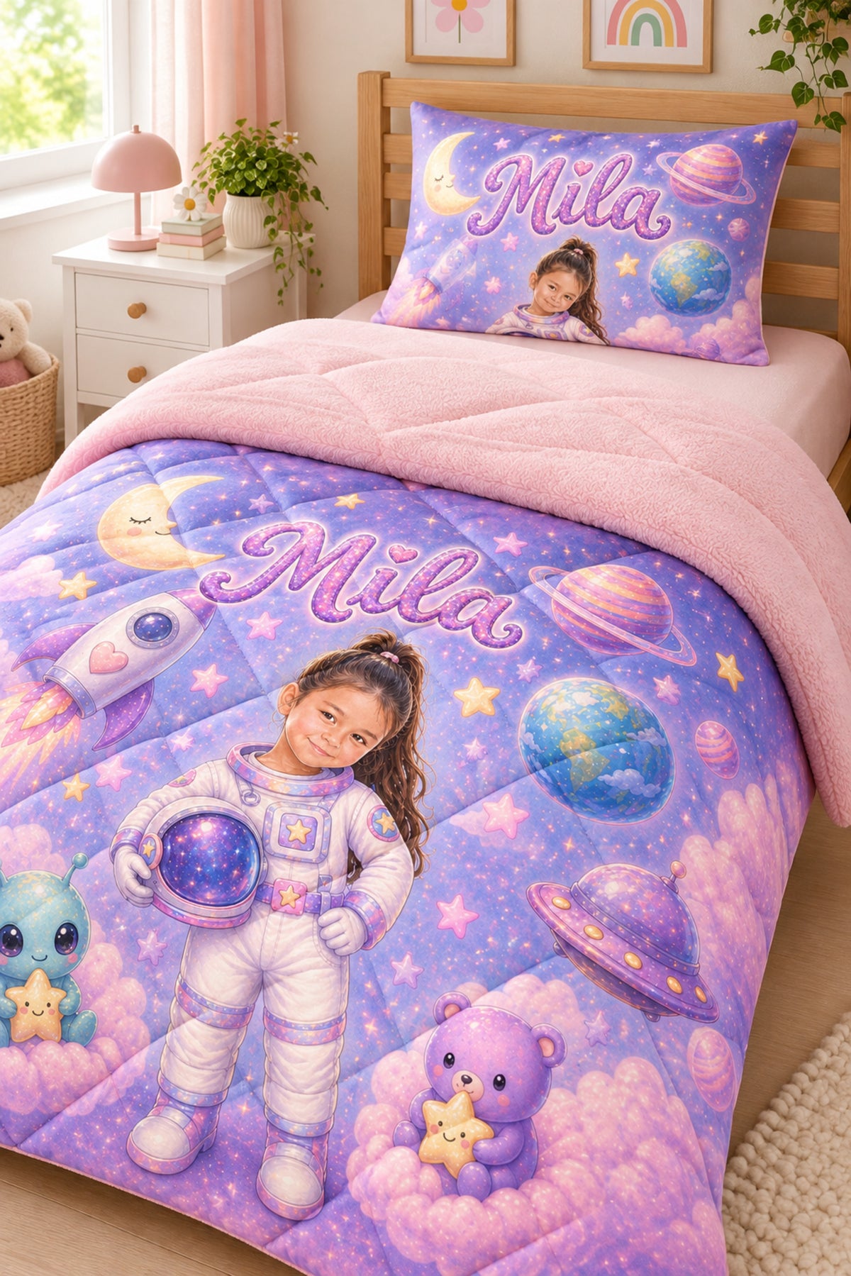 Evmila Karikatüristik Astronot Temalı Peluş Uyku Seti (Pembe Peluş)